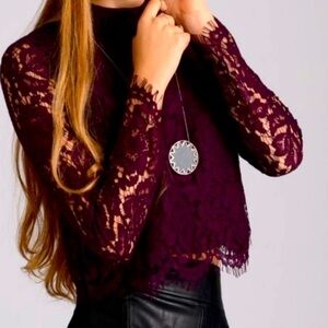 Chaser lace top size XS